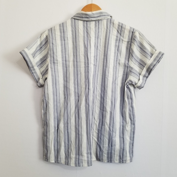 NWOT Universal Thread Blue Gray Stripe Short Sleeve Button Down Shirt Size S - Picture 6 of 9
